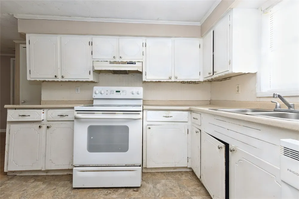 1003 Brooks New Boston, TX 75570