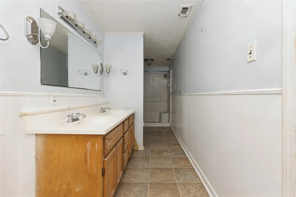 1003 Brooks New Boston, TX 75570
