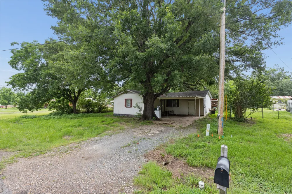 1003 Brooks New Boston, TX 75570