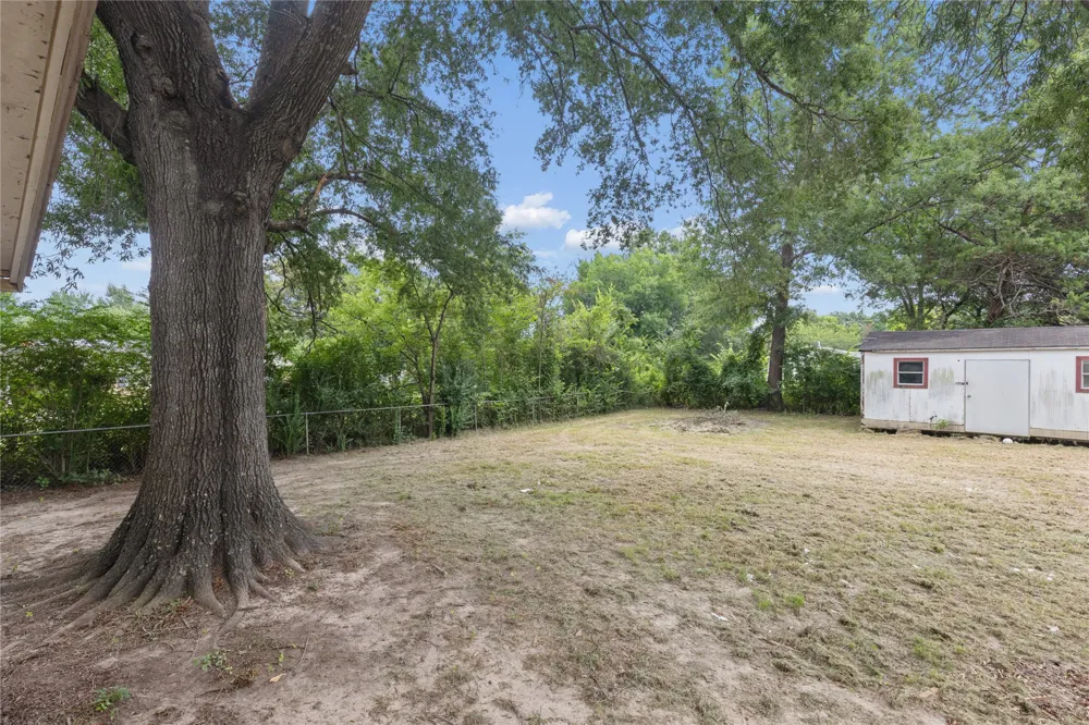 1003 Brooks New Boston, TX 75570