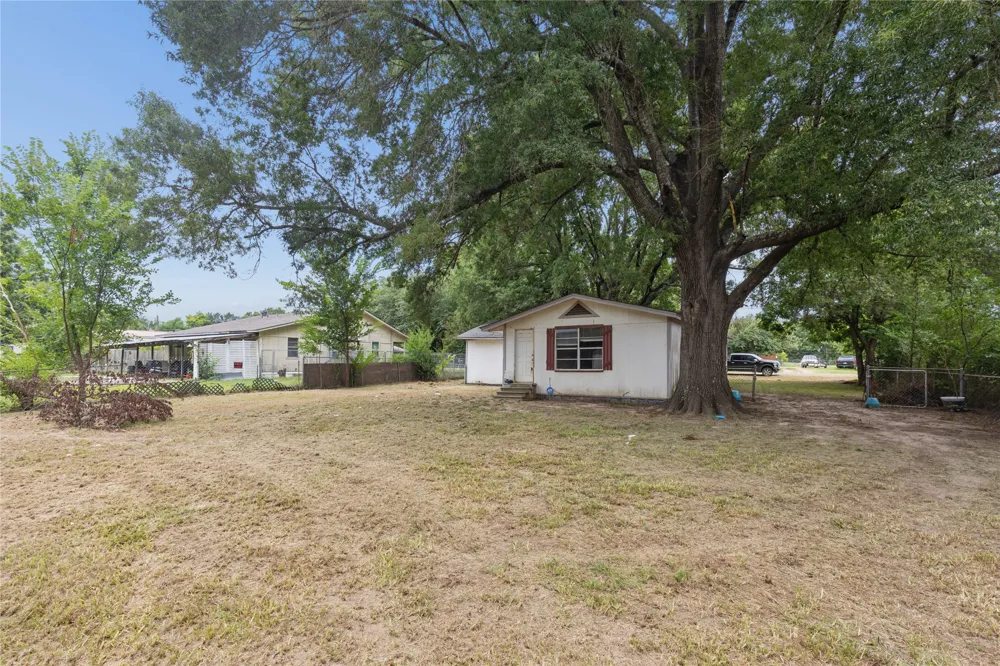 1003 Brooks New Boston, TX 75570
