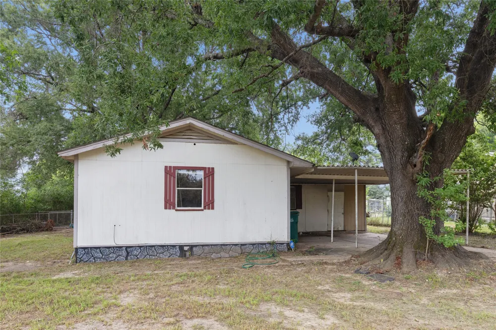 1003 Brooks New Boston, TX 75570