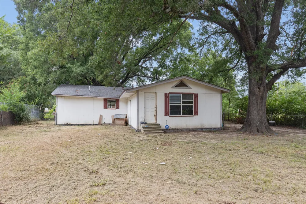 1003 Brooks New Boston, TX 75570