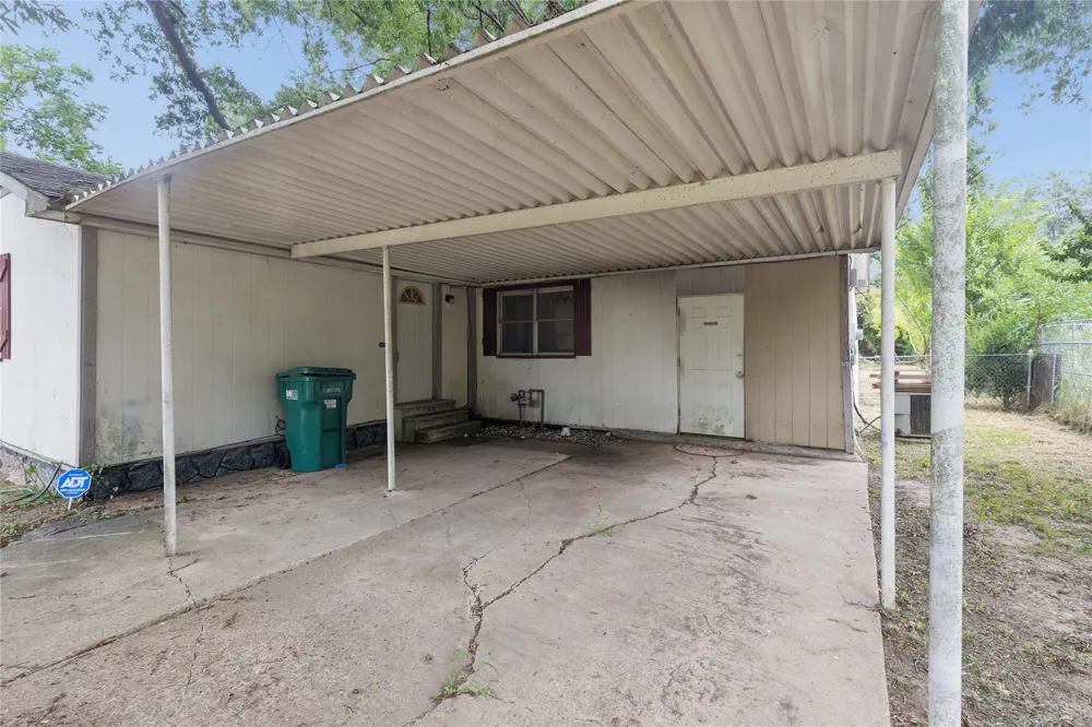 1003 Brooks New Boston, TX 75570