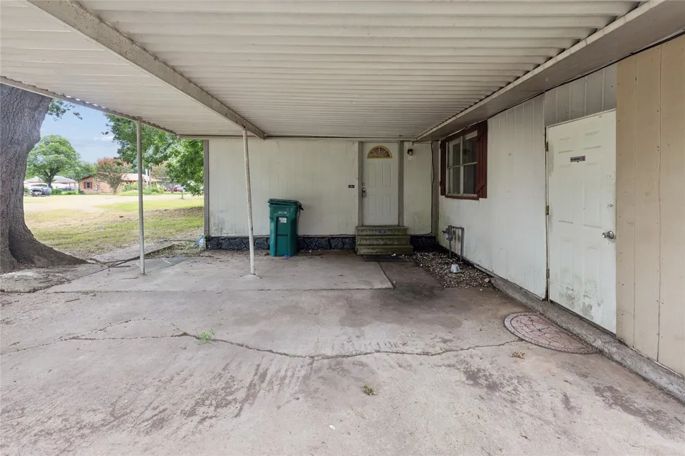 1003 Brooks New Boston, TX 75570