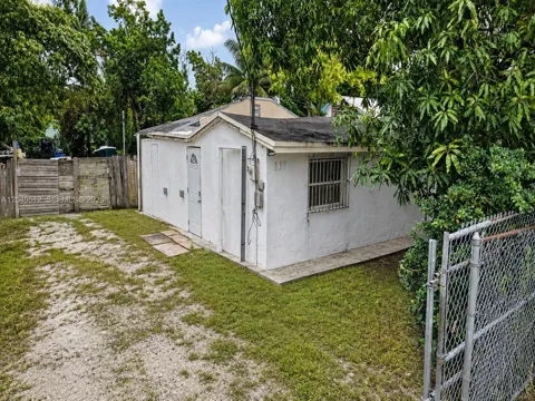 867 NW 109th St