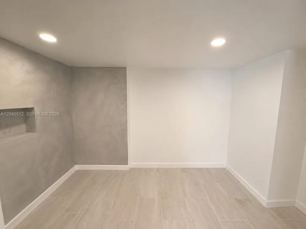 867 NW 109th St Miami, FL 33168