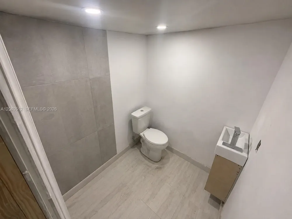 867 NW 109th St Miami, FL 33168