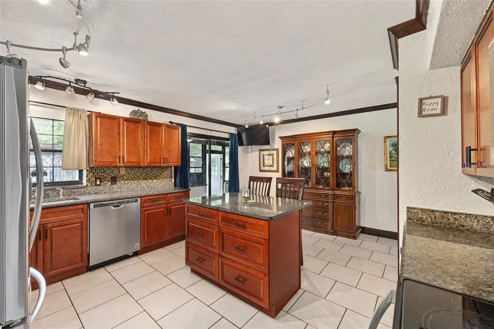 16353 NW 130 STREET Williston, FL 32696