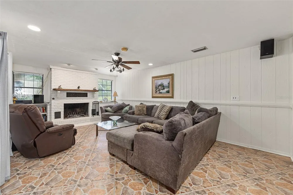 16353 NW 130 STREET Williston, FL 32696