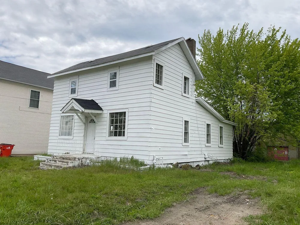 255 High Street Benton Harbor City, MI 49022