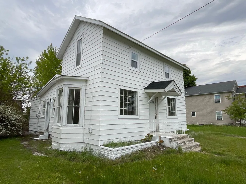 255 High Street Benton Harbor City, MI 49022