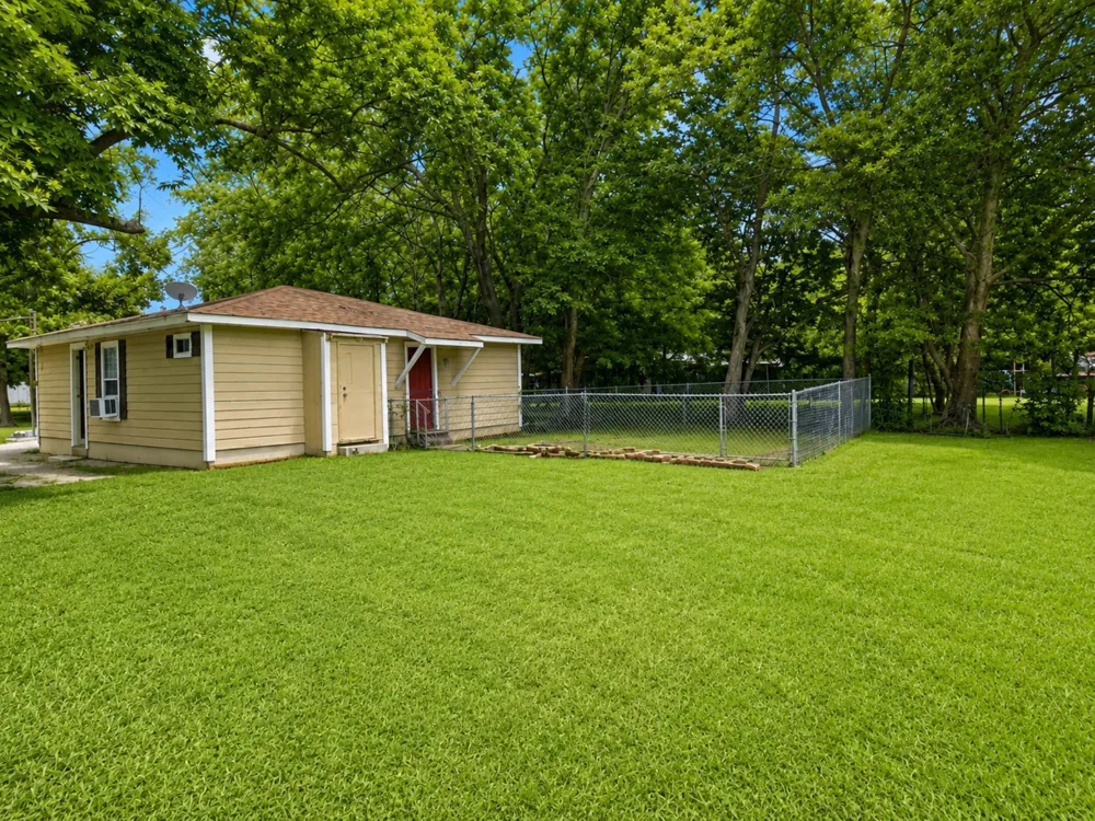 2732 W Collin Street Corsicana, TX 75110