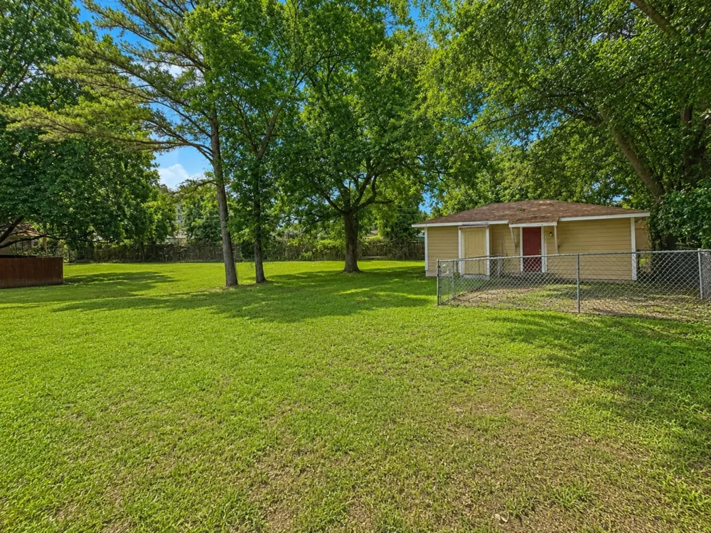 2732 W Collin Street Corsicana, TX 75110
