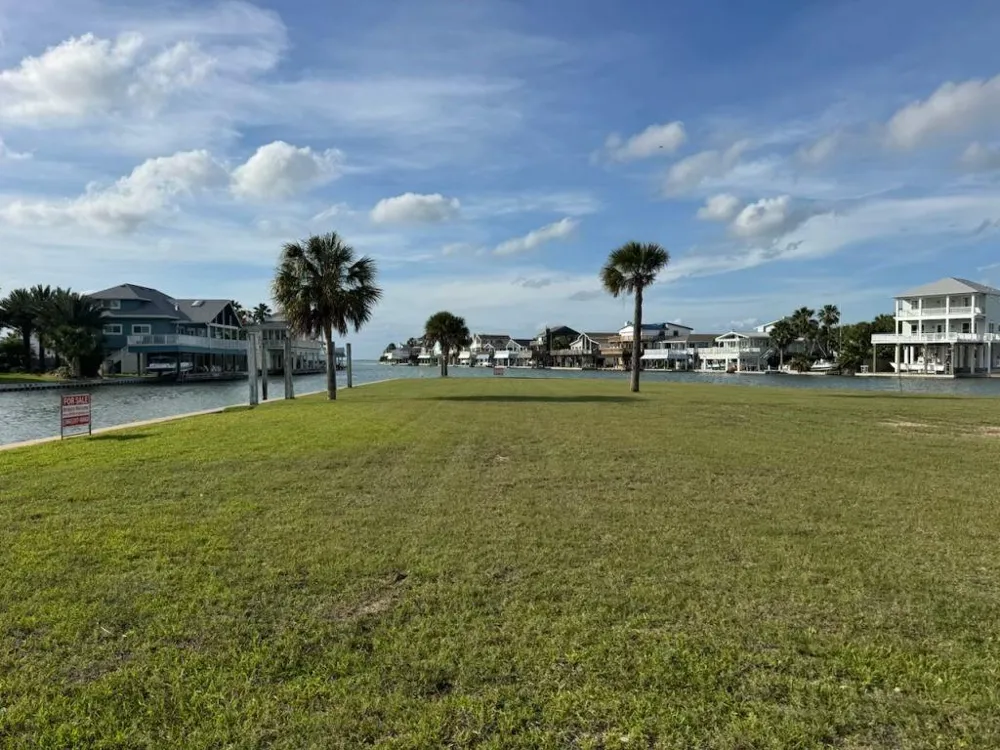 4205 Flamingo Way Jamaica Beach, TX 77554