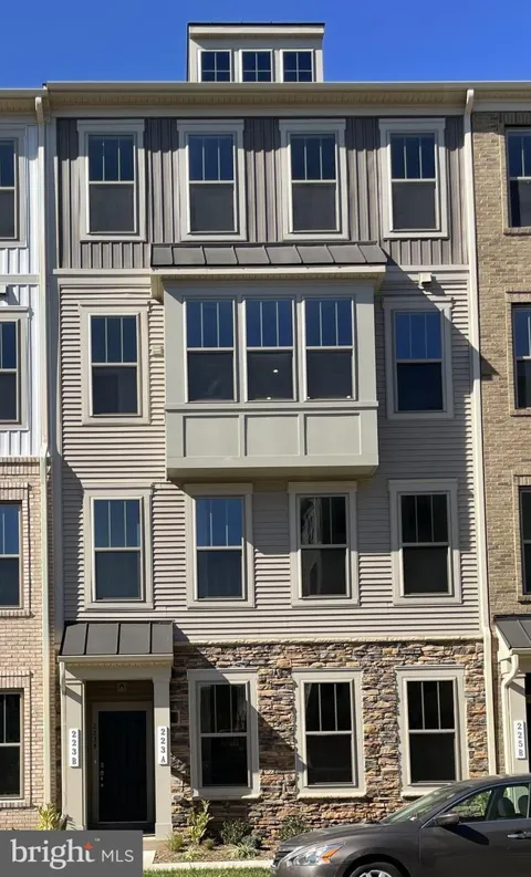 223 PARK CENTRAL TERRACE