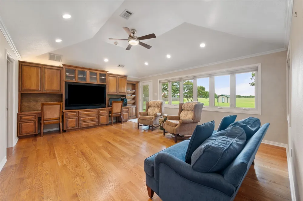 1328 Bear Creek Road Cedar Hill, TX 75104