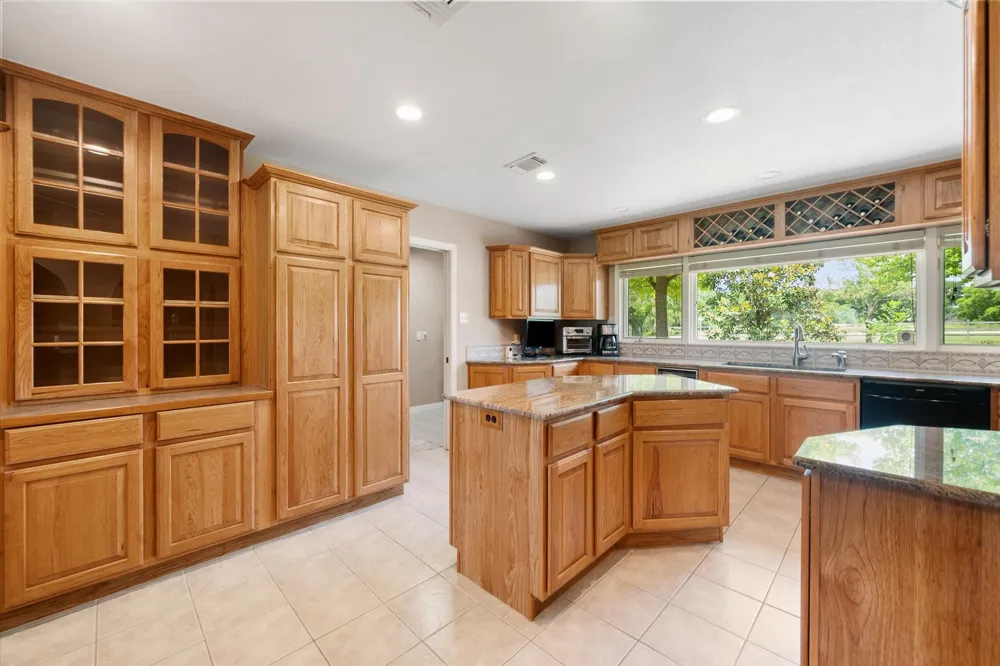 1328 Bear Creek Road Cedar Hill, TX 75104
