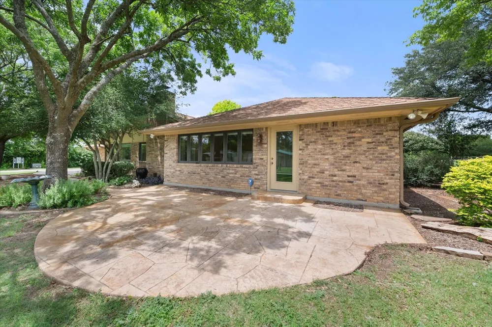 1328 Bear Creek Road Cedar Hill, TX 75104