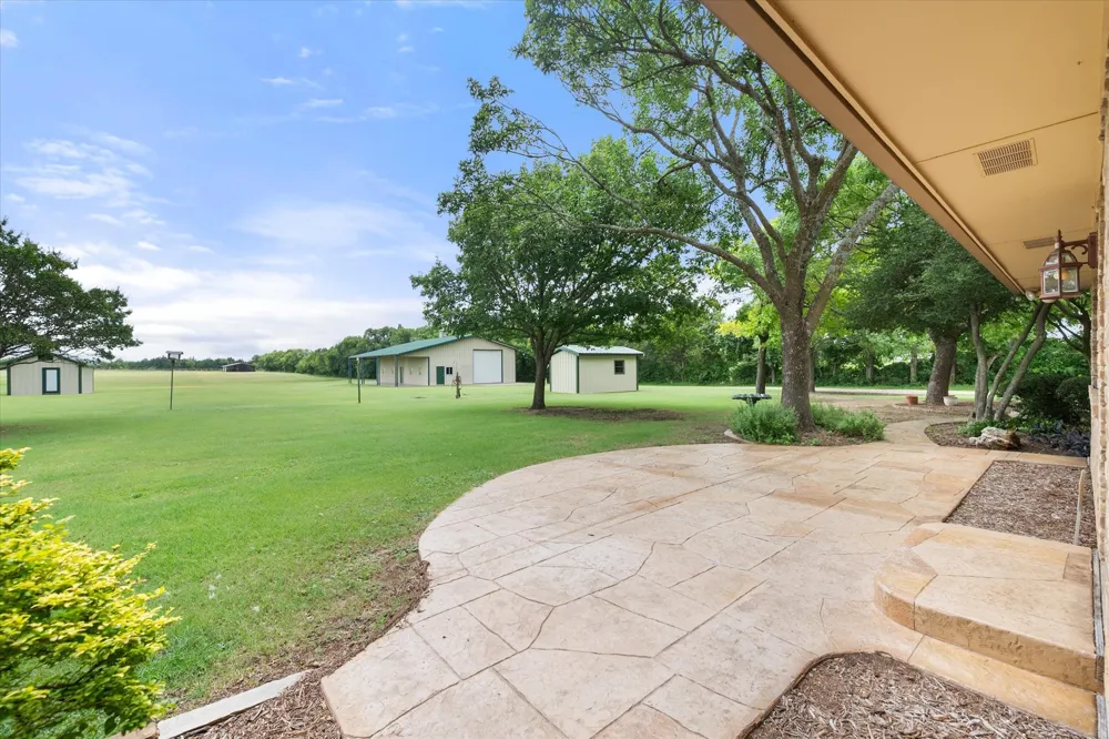 1328 Bear Creek Road Cedar Hill, TX 75104
