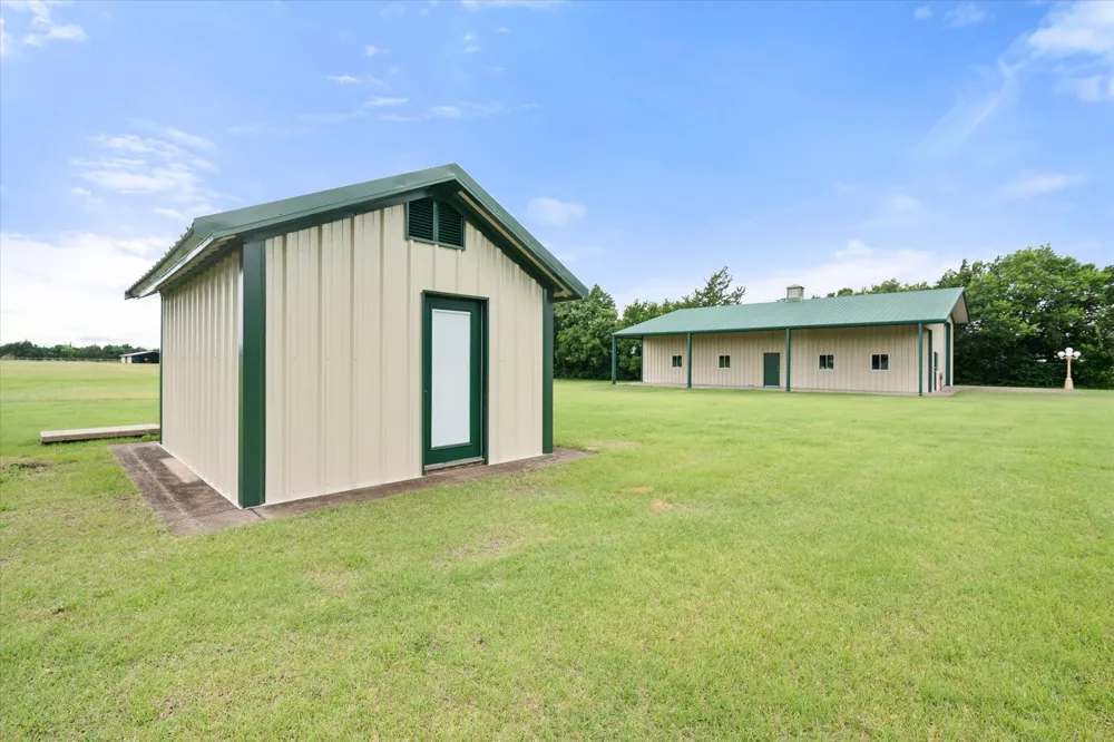 1328 Bear Creek Road Cedar Hill, TX 75104