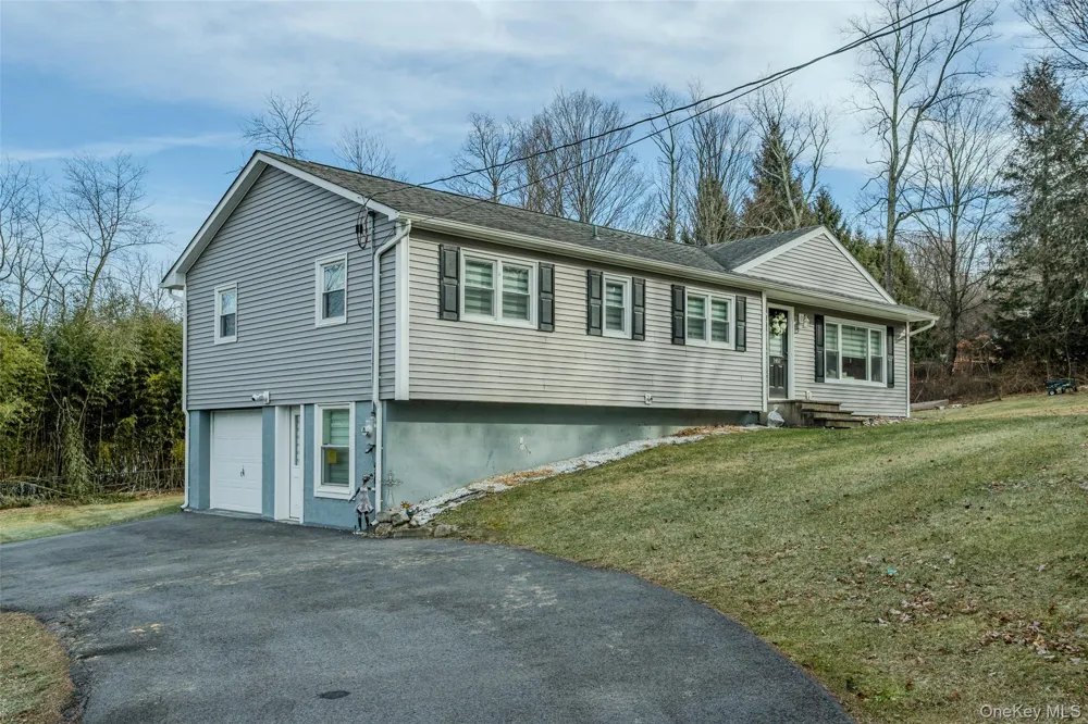 1462 New York Route 17 A Warwick, NY 10990