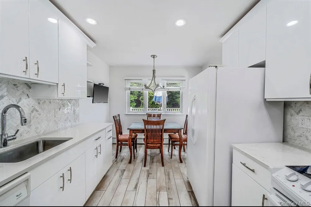 3824 Illona Lane Oceanside, NY 11572