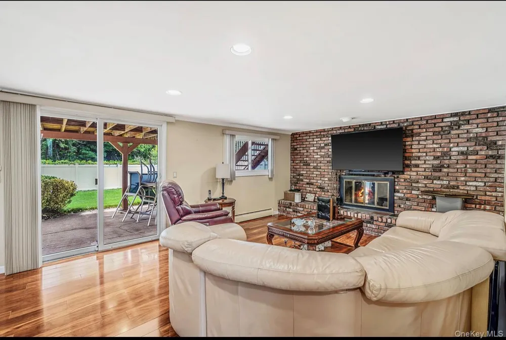3824 Illona Lane Oceanside, NY 11572