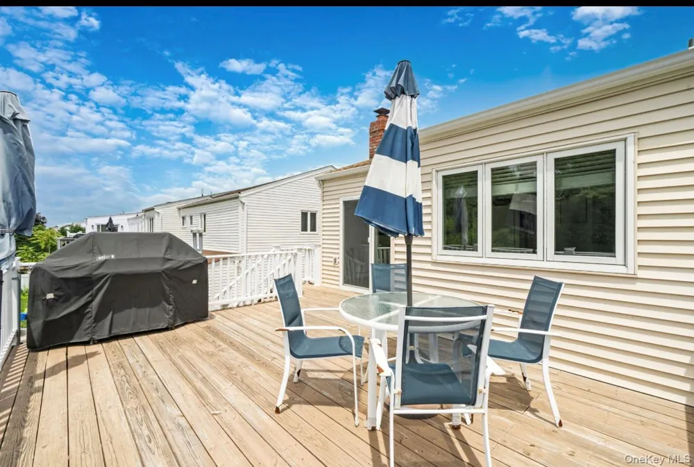 3824 Illona Lane Oceanside, NY 11572