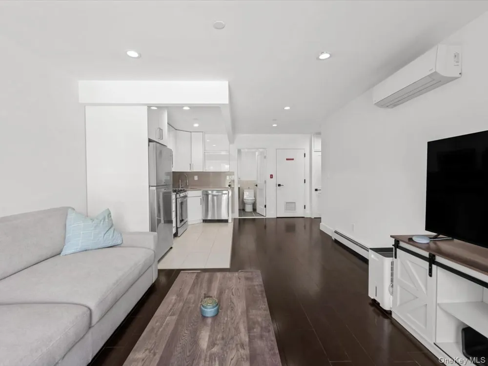 1440 31st Avenue #2F Astoria, NY 11106