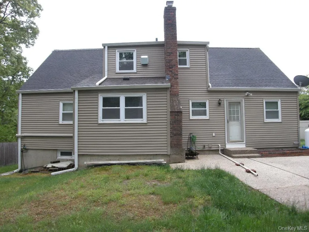 43 Washington Heights Street Selden, NY 11784