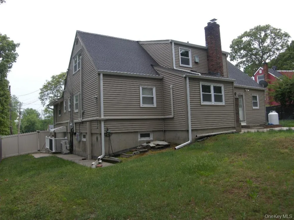 43 Washington Heights Street Selden, NY 11784