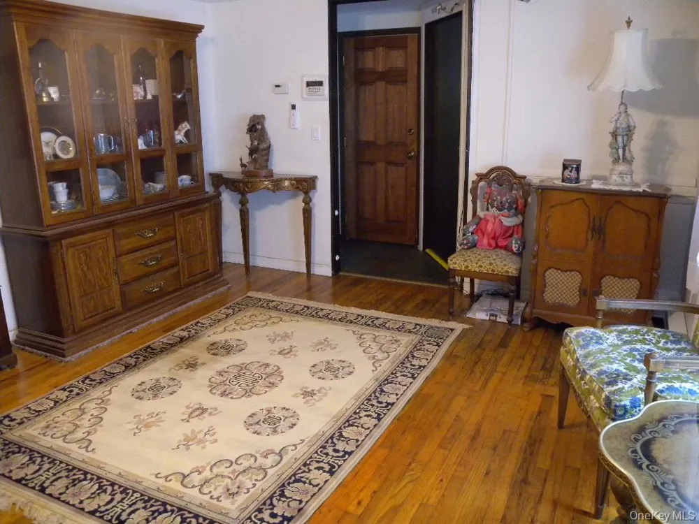 43 Washington Heights Street Selden, NY 11784