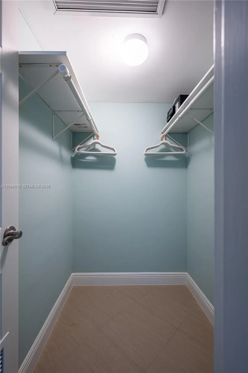 4001 S Ocean Dr #9J Hollywood, FL 33019