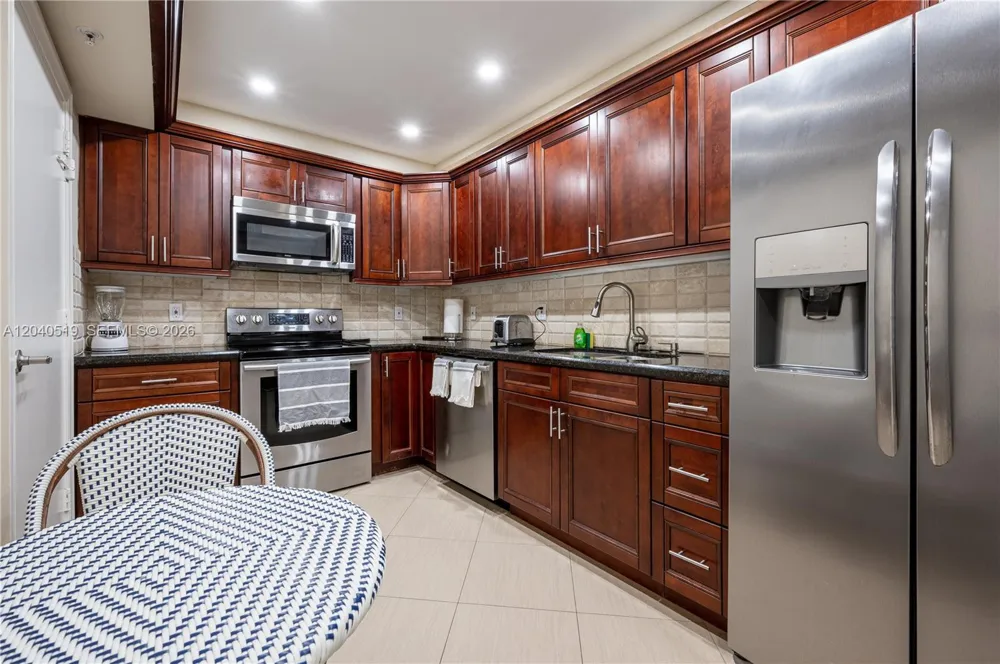 4001 S Ocean Dr #9J Hollywood, FL 33019