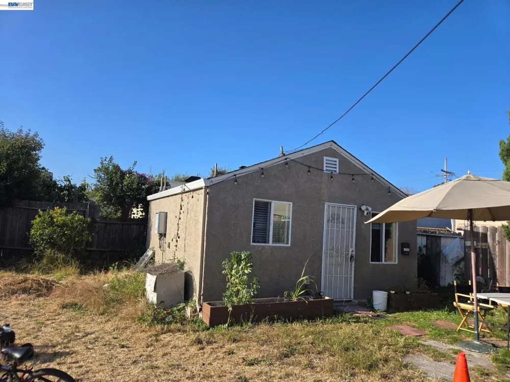 1409 Pennsylvania Richmond, CA 94801