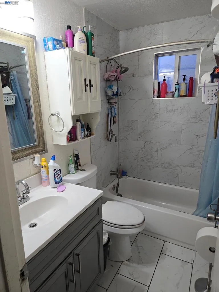1409 Pennsylvania Richmond, CA 94801
