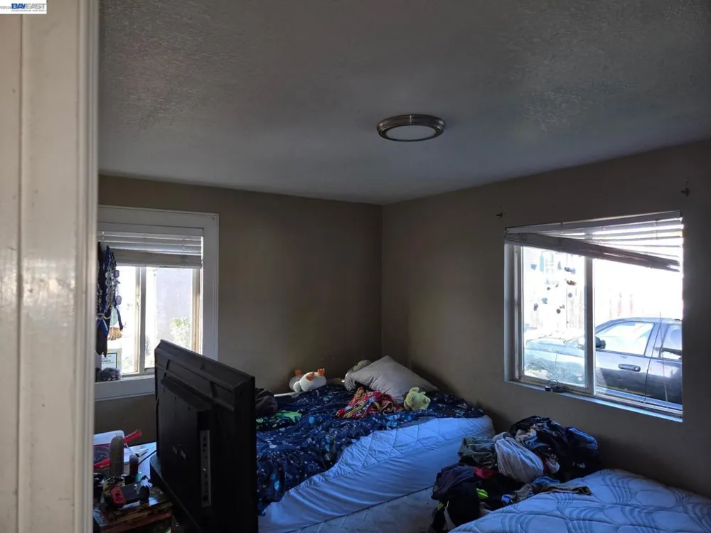 1409 Pennsylvania Richmond, CA 94801