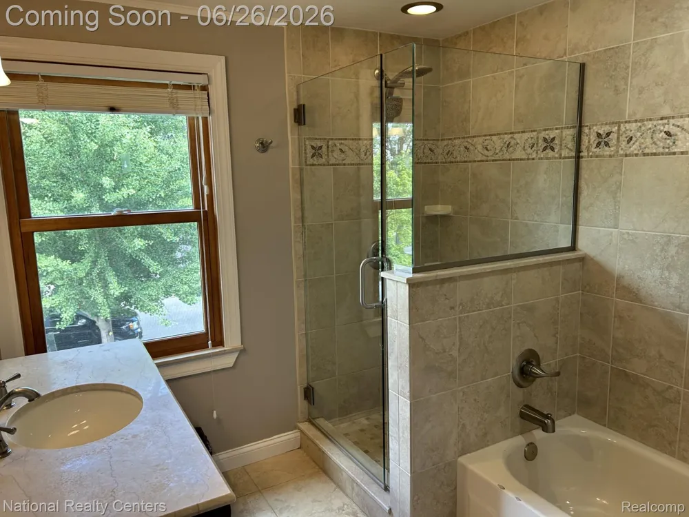169 McKinley Avenue Grosse Pointe Farms City, MI 48236