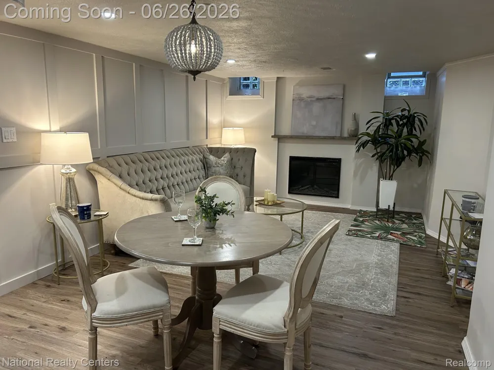 169 McKinley Avenue Grosse Pointe Farms City, MI 48236