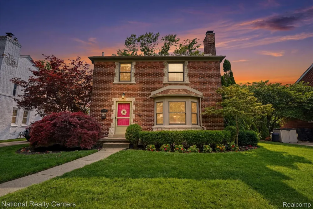 169 McKinley Avenue Grosse Pointe Farms City, MI 48236