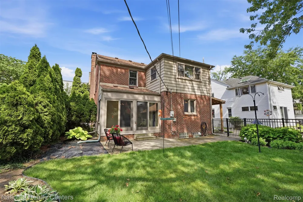 169 McKinley Avenue Grosse Pointe Farms City, MI 48236