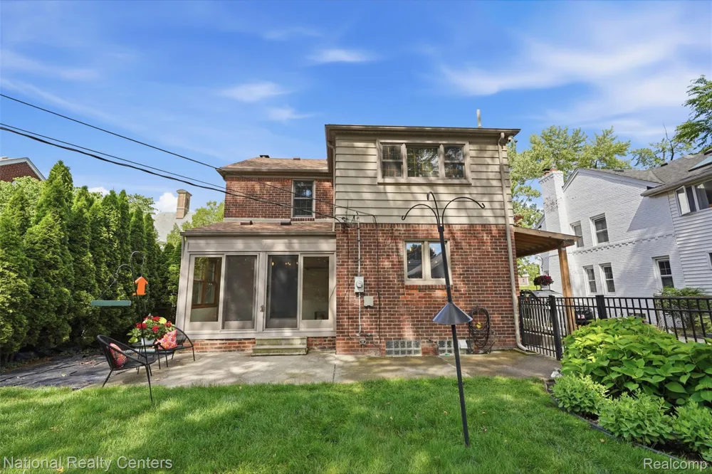 169 McKinley Avenue Grosse Pointe Farms City, MI 48236