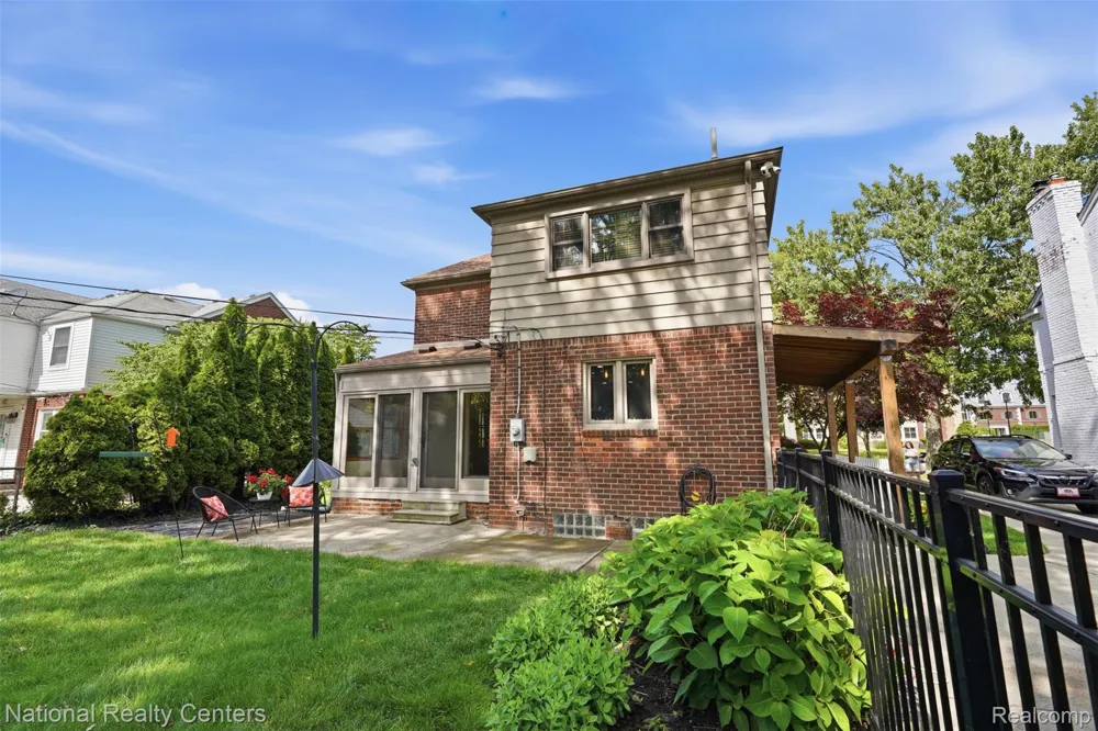 169 McKinley Avenue Grosse Pointe Farms City, MI 48236
