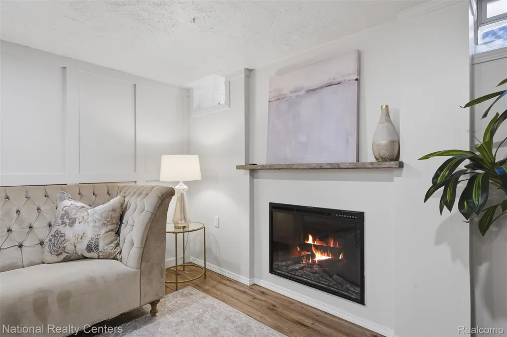 169 McKinley Avenue Grosse Pointe Farms City, MI 48236