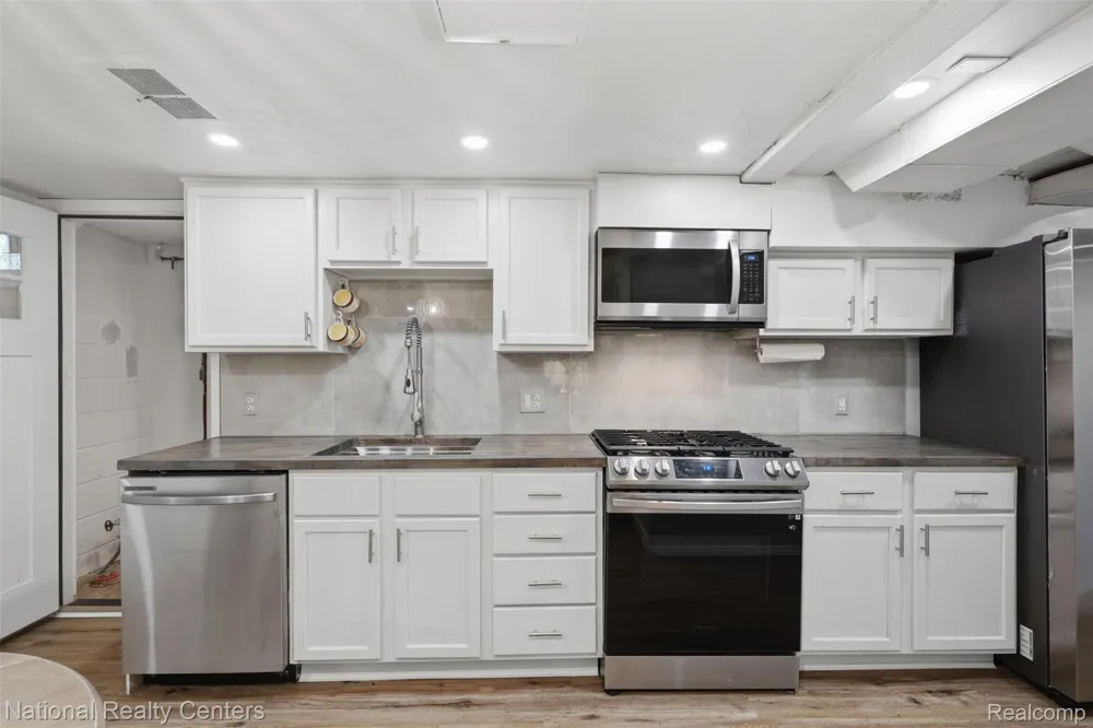 169 McKinley Avenue Grosse Pointe Farms City, MI 48236