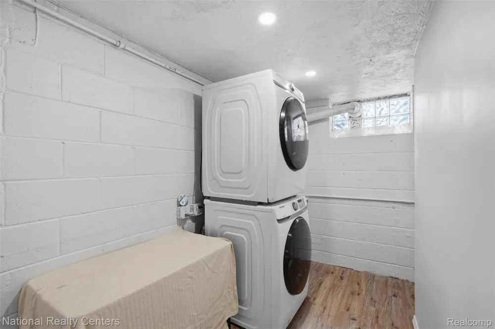 169 McKinley Avenue Grosse Pointe Farms City, MI 48236