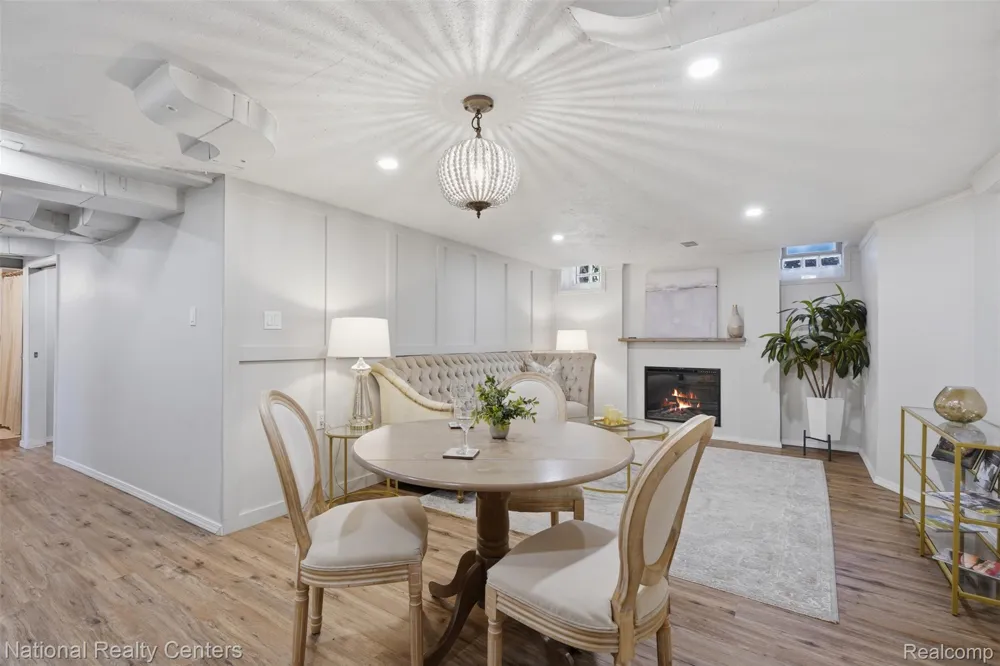 169 McKinley Avenue Grosse Pointe Farms City, MI 48236
