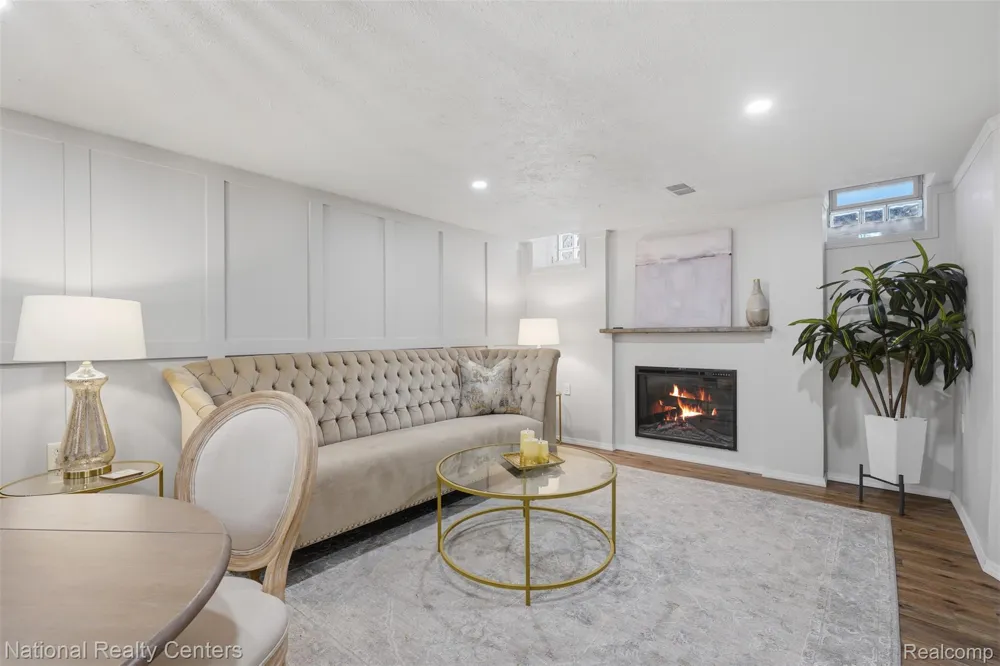 169 McKinley Avenue Grosse Pointe Farms City, MI 48236
