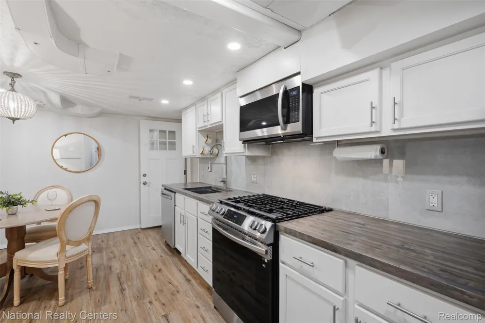 169 McKinley Avenue Grosse Pointe Farms City, MI 48236